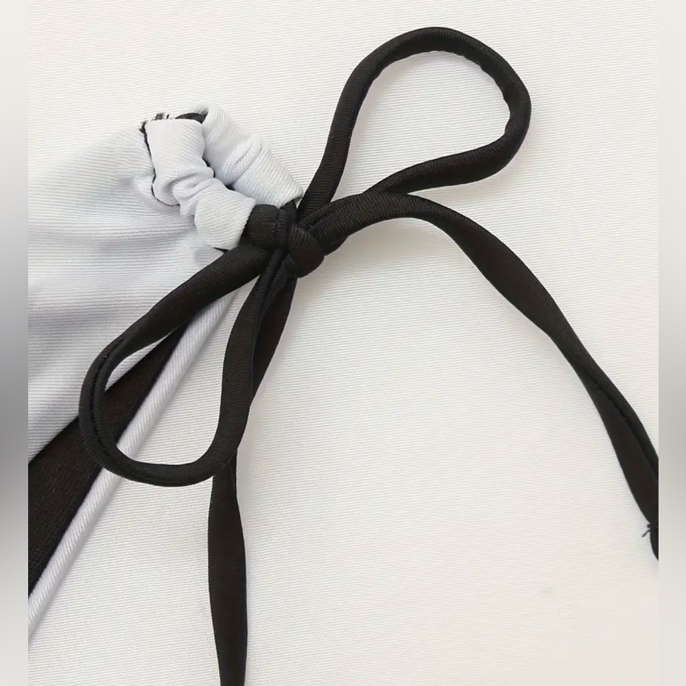 Skull Triangle Halter Bikini Set - Picture 7 of 9